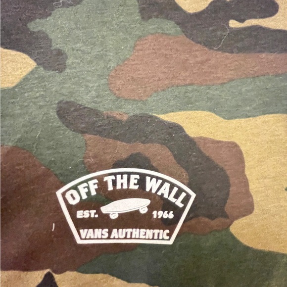 Vans Camo Tshirt, Size Med, Cutom Fit, - Picture 2 of 8